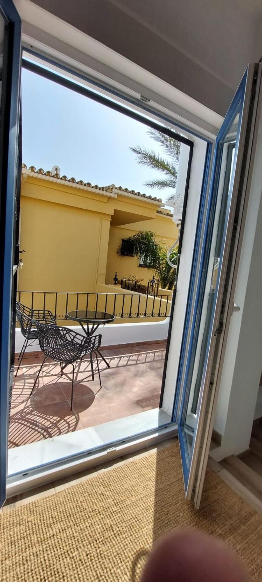Villa Casita Junto Al Mar En El Puerto De Cabopino Marbella Esterno foto