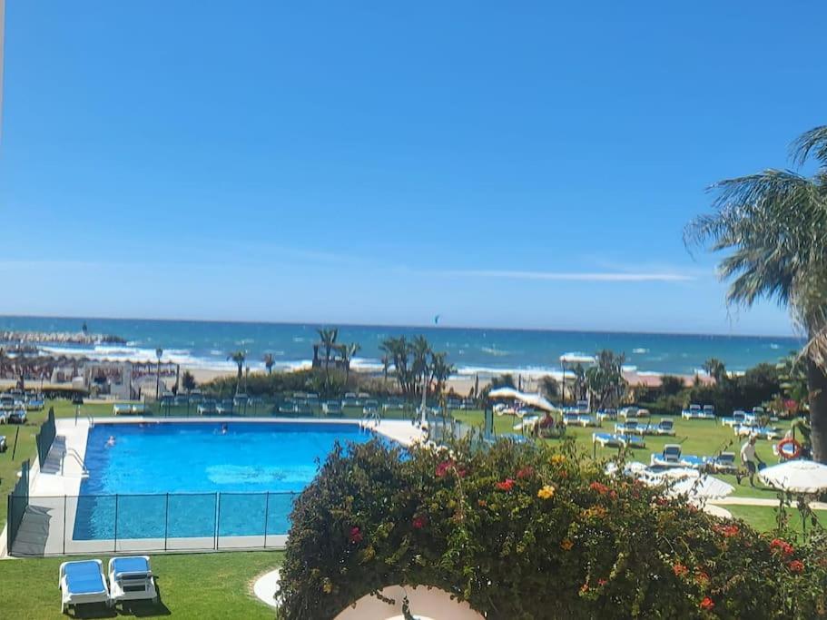 Villa Casita Junto Al Mar En El Puerto De Cabopino Marbella Esterno foto